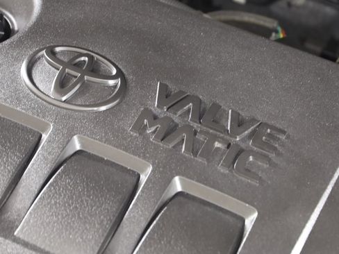 Used 2021 Toyota C-HR LE FWD image 16