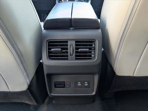 Used 2024 Nissan Rogue SL w/ SL Premium Package image 19