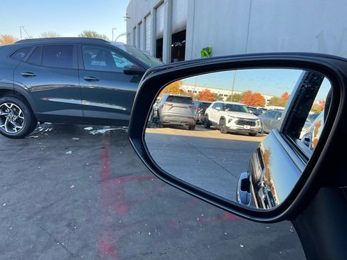 Used 2025 Toyota RAV4 XLE image 20