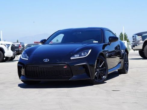 Used 2024 Toyota GR86 Premium RWD image 2