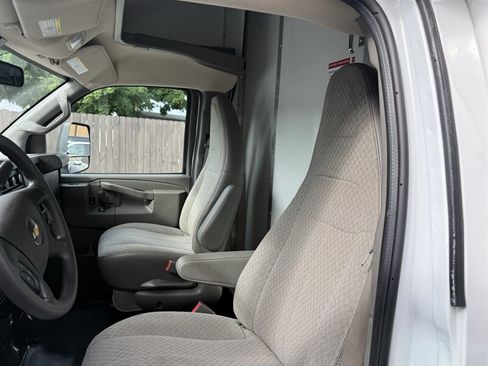 Used 2022 Chevrolet Express 3500 w/ Power Convenience Package RWD image 22