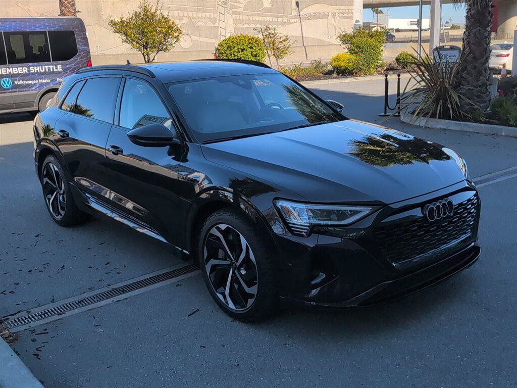 Used 2024 Audi Q8 e-tron Prestige AWD/4WD image 4