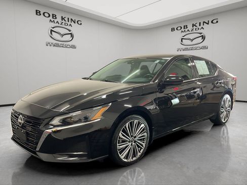 Used 2024 Nissan Altima 2.5 SL AWD/4WD image 1