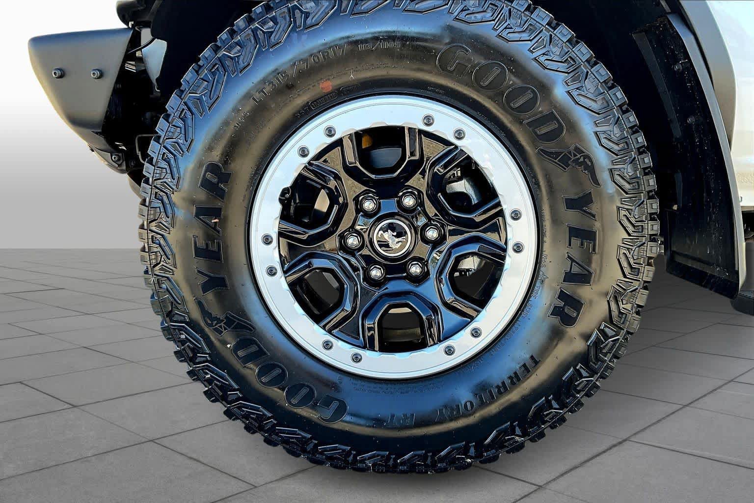 Used 2025 Ford Bronco Badlands AWD/4WD image 10