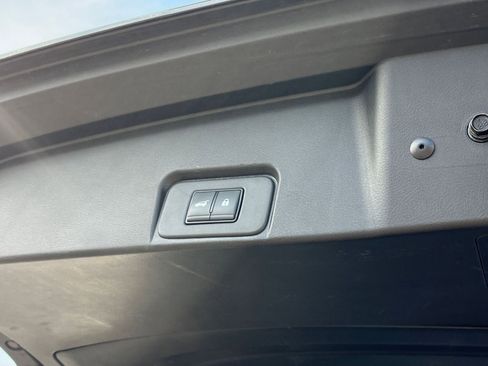 Used 2025 Nissan Rogue SV image 23