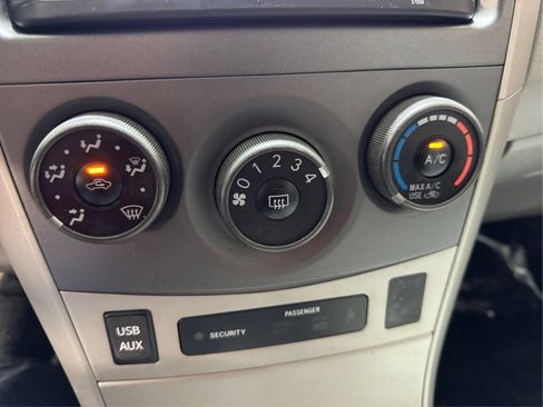 Used 2013 Toyota Corolla LE FWD image 23
