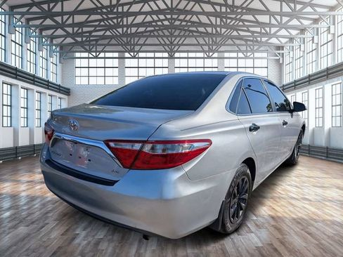 Used 2016 Toyota Camry LE FWD image 4
