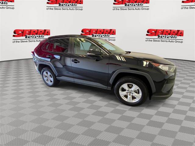 Certified 2021 Toyota RAV4 XLE w/ Convenience Package FWD image 3