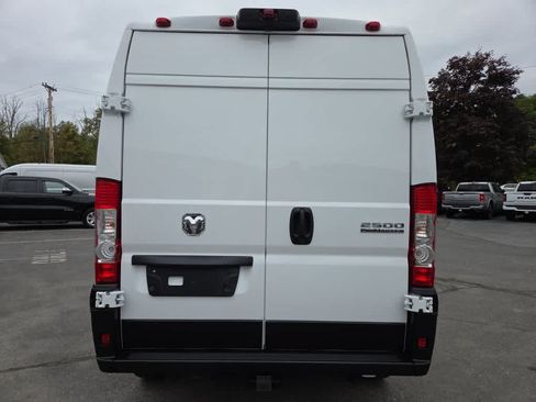 New 2025 RAM ProMaster 2500 FWD image 8