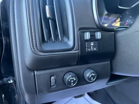 Used 2021 GMC Canyon Denali image 7