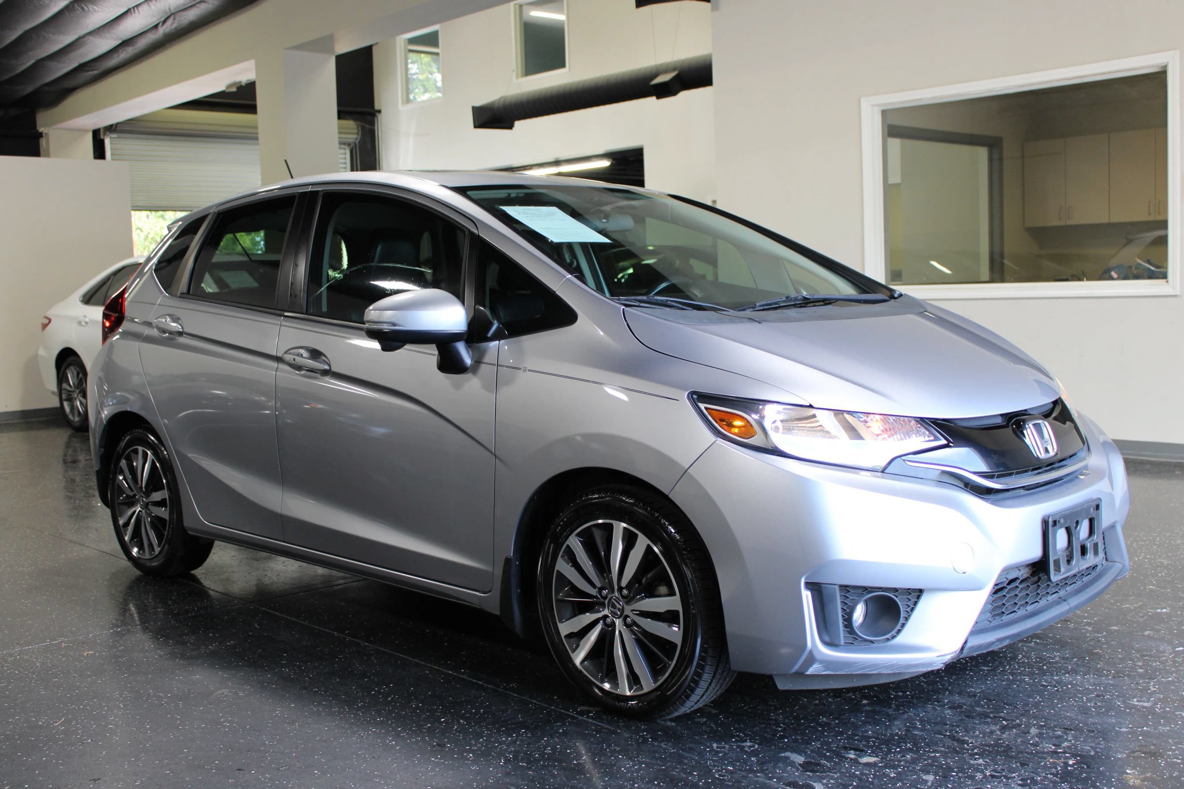 Used 2017 Honda Fit EX-L image 1