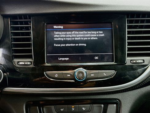 Used 2022 Buick Encore Preferred w/ Safety Package FWD image 21