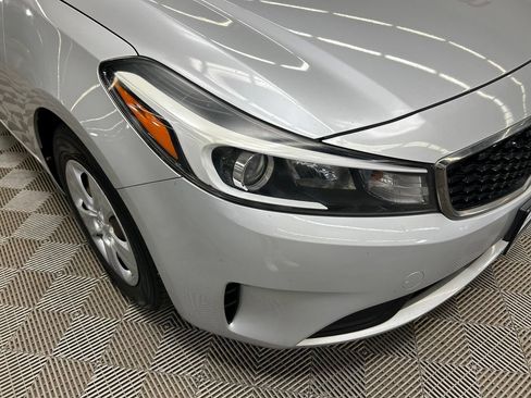 Used 2017 Kia Forte LX w/ LX Popular Package FWD image 3