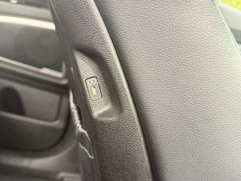 Used 2024 Kia Telluride EX w/ EX Captain's Chair Package AWD/4WD image 12