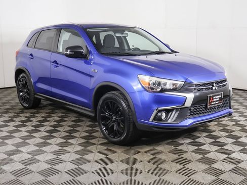 Used 2018 Mitsubishi Outlander Sport LE image 2