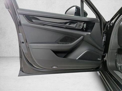 New 2026 Porsche Panamera image 13