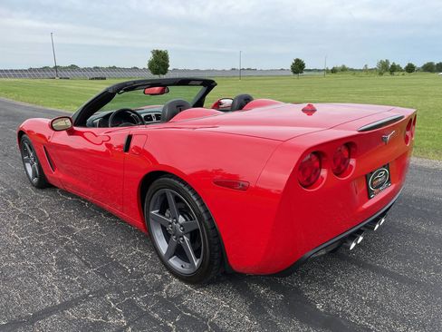 Used 2005 Chevrolet Corvette Convertible w/ Preferred Equipment Group RWD image 70