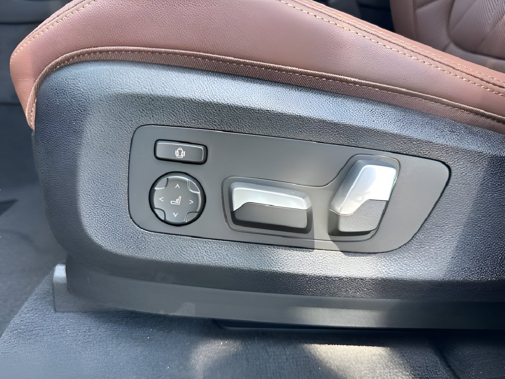 Used 2026 BMW X5 sDrive40i w/ Parking Assistance Package RWD image 11