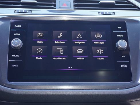 Used 2023 Volkswagen Tiguan SE R-Line FWD image 17