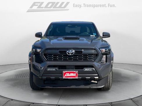 Used 2025 Toyota Tacoma TRD Sport image 3