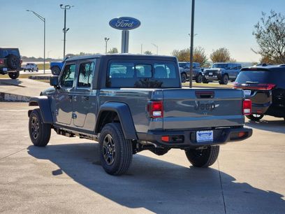 New 2026 Jeep Gladiator Sport