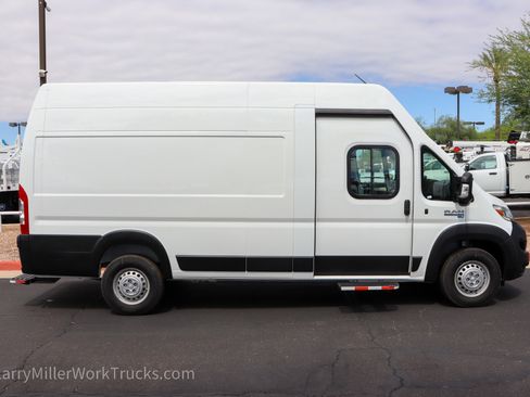 New 2024 RAM ProMaster 3500 w/ Delivery Van Package image 6