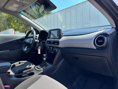 Used 2021 Hyundai Kona SE AWD/4WD image 16