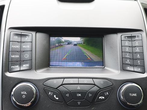 Used 2018 Ford Edge SE FWD image 17