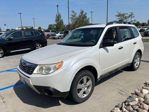Used 2010 Subaru Forester 2.5X AWD/4WD image 2
