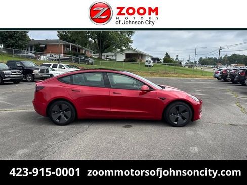 Used 2023 Tesla Model 3 Standard Range RWD image 1