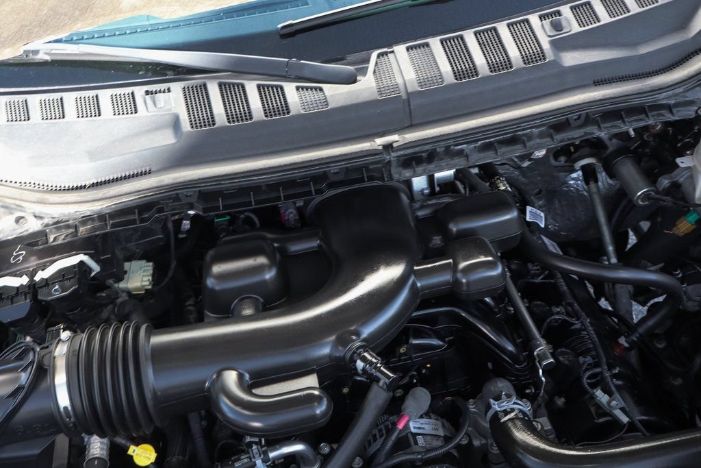 Used 2017 Ford F550 2WD Regular Cab Super Duty image 18