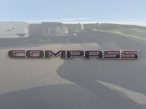 Used 2022 Jeep Compass Trailhawk AWD/4WD image 10