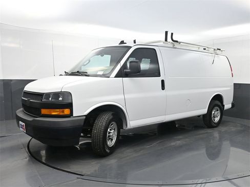 Used 2020 Chevrolet Express 2500 w/ Driver Convenience Package image 17
