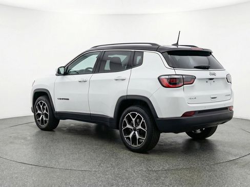 Used 2025 Jeep Compass Limited image 6