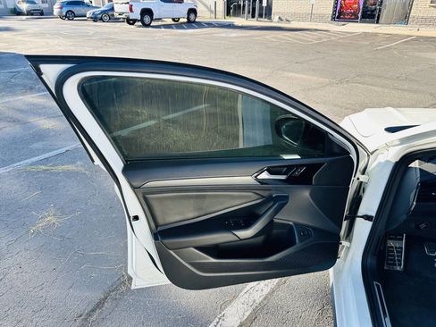 Used 2019 Volkswagen Jetta GLI image 10