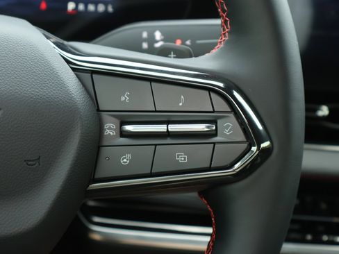 New 2026 Chevrolet Equinox RS w/ Convenience Package III FWD image 15