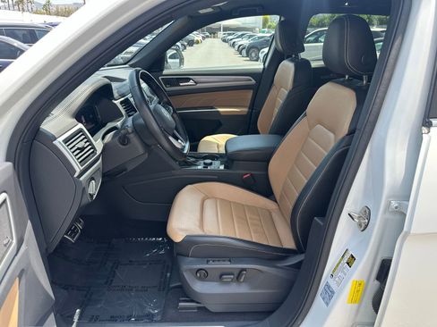 Used 2021 Volkswagen Atlas Cross Sport SEL Premium R-Line AWD/4WD image 2