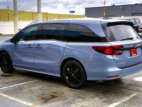 Used 2023 Honda Odyssey Sport image 16