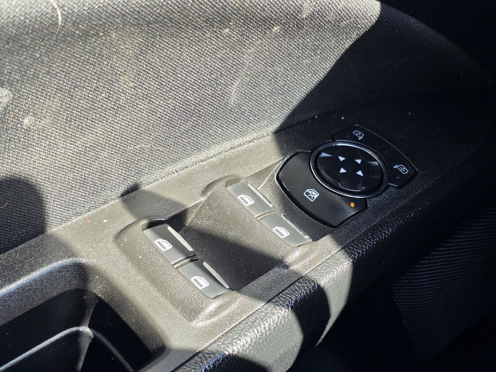 Used 2020 Ford Fusion SE FWD image 9