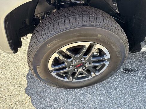 Certified 2025 Toyota Tacoma TRD Sport w/ TRD Sport Upgrade Package image 11