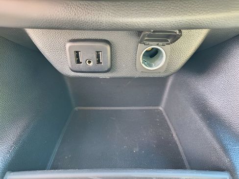 Used 2022 Chevrolet Traverse LS AWD/4WD image 18