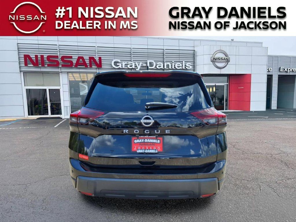 Used 2025 Nissan Rogue SV FWD image 6