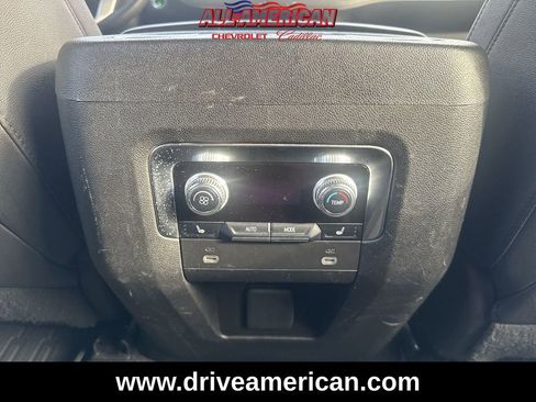 Used 2023 GMC Yukon XL SLT w/ SLT Luxury Package image 22