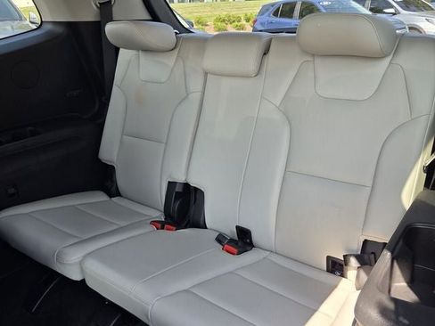 Used 2022 Kia Telluride S FWD image 11