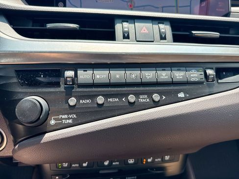 Used 2019 Lexus ES 350 w/ Accessory Package 2 FWD image 17