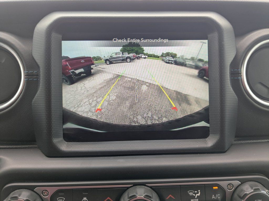 Used 2022 Jeep Wrangler Unlimited Rubicon 4xe w/ Cold Weather Group AWD/4WD image 33