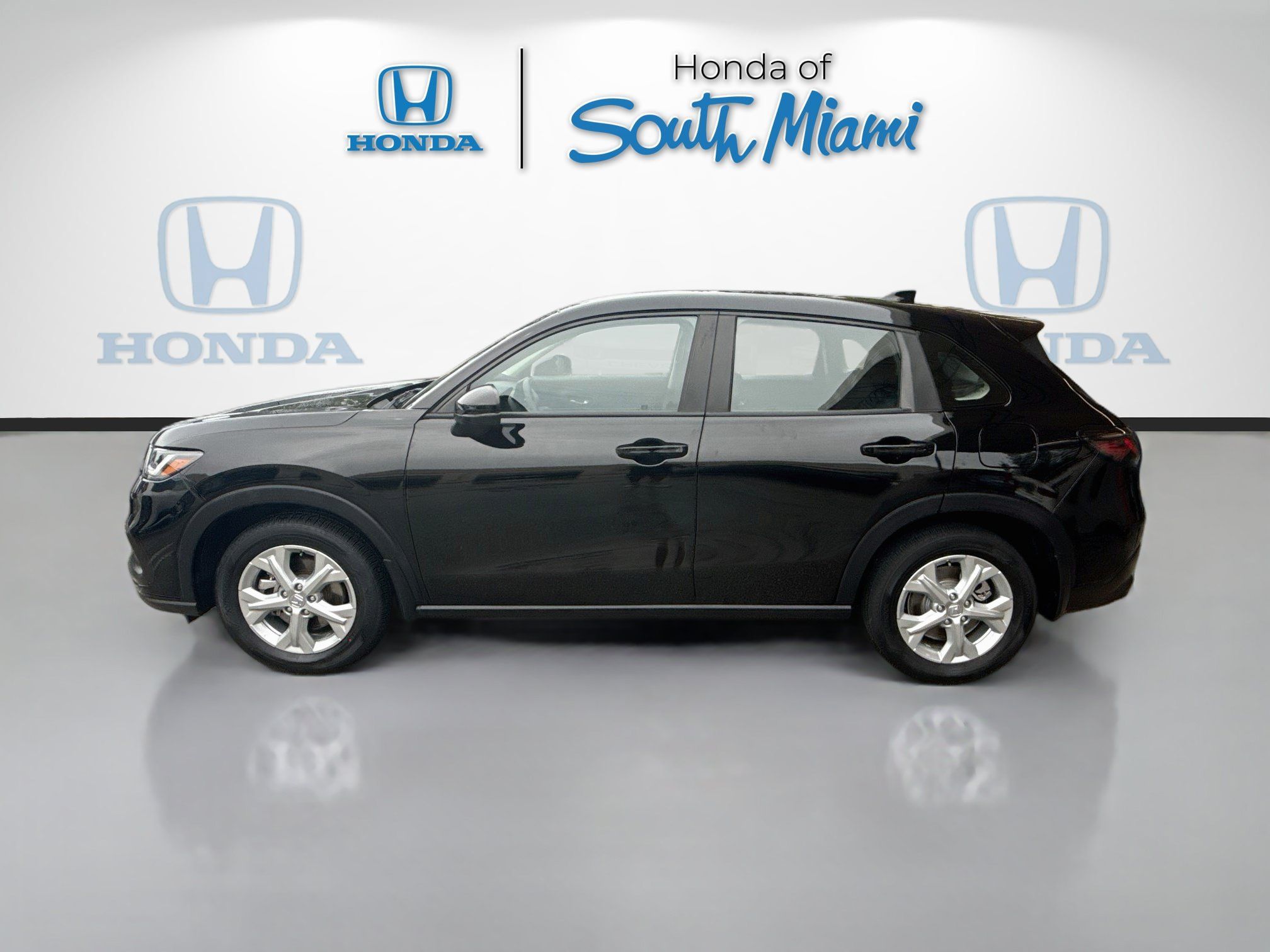 Certified 2025 Honda HR-V LX image 4