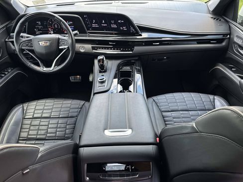 Certified 2024 Cadillac Escalade V w/ LPO, ONYX Package AWD/4WD image 29