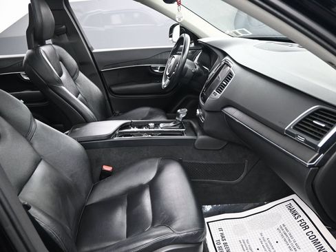 Used 2020 Volvo XC90 T5 Momentum image 36