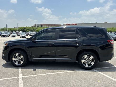 Used 2025 Honda Pilot EX-L image 3